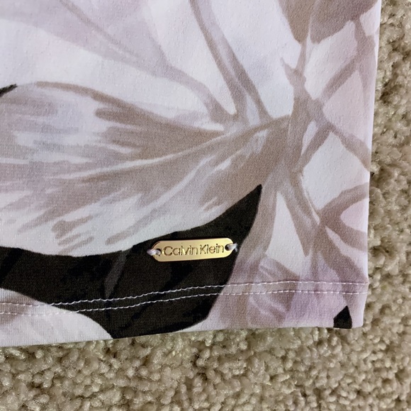 Women’s Calvin Klein Black White and Red Floral Blouse - Picture 7 of 8